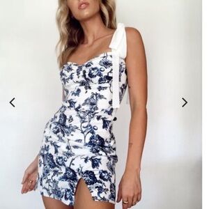 Floral sweetheart neckline tie shoulder dress